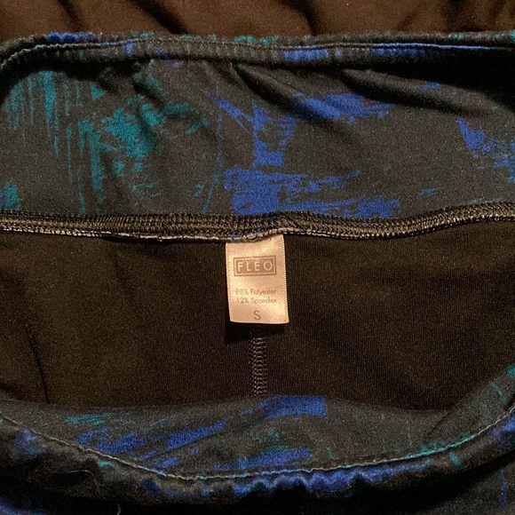 FLEO Mid Rise Shorts - Picture 3 of 4